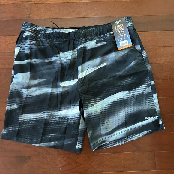 NWT Speedo Men's Tech Volley UPF50+
Swim Shorts trunks Size 2XL Grey Black - Picture 4 of 10